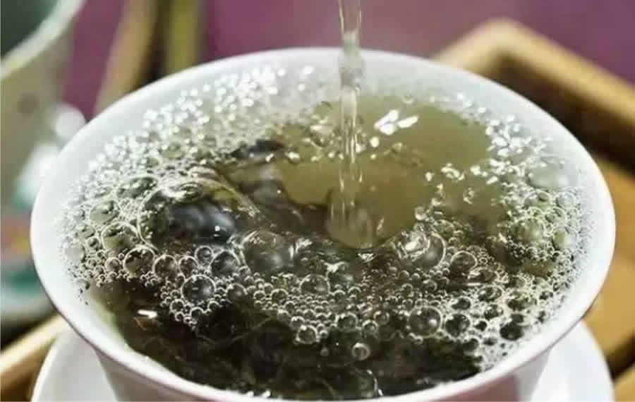 茶葉沖泡時(shí)起泡沫，反映了茶葉的品質(zhì)，千萬(wàn)不要忽略這個(gè)細(xì)節(jié)！